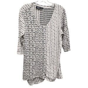 Onque Casual Womens Tunic Top Size Large Black White Dash Print Asymmetric Knit